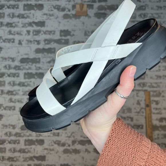 Naturalizer | women white striped jubalee sandals with black soles - Picture 6 of 8